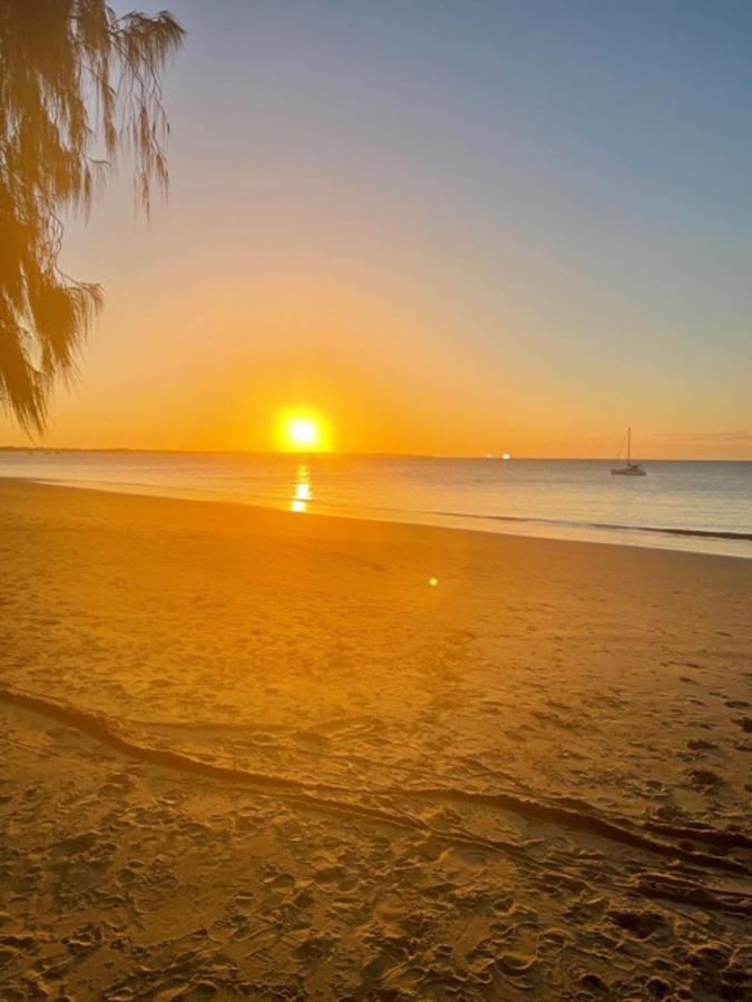 Pet Friendly Cottage In Torquay - Hervey Bay 430M Or 5 Min Walk To Dog Friendly Shelly Beach Exterior photo